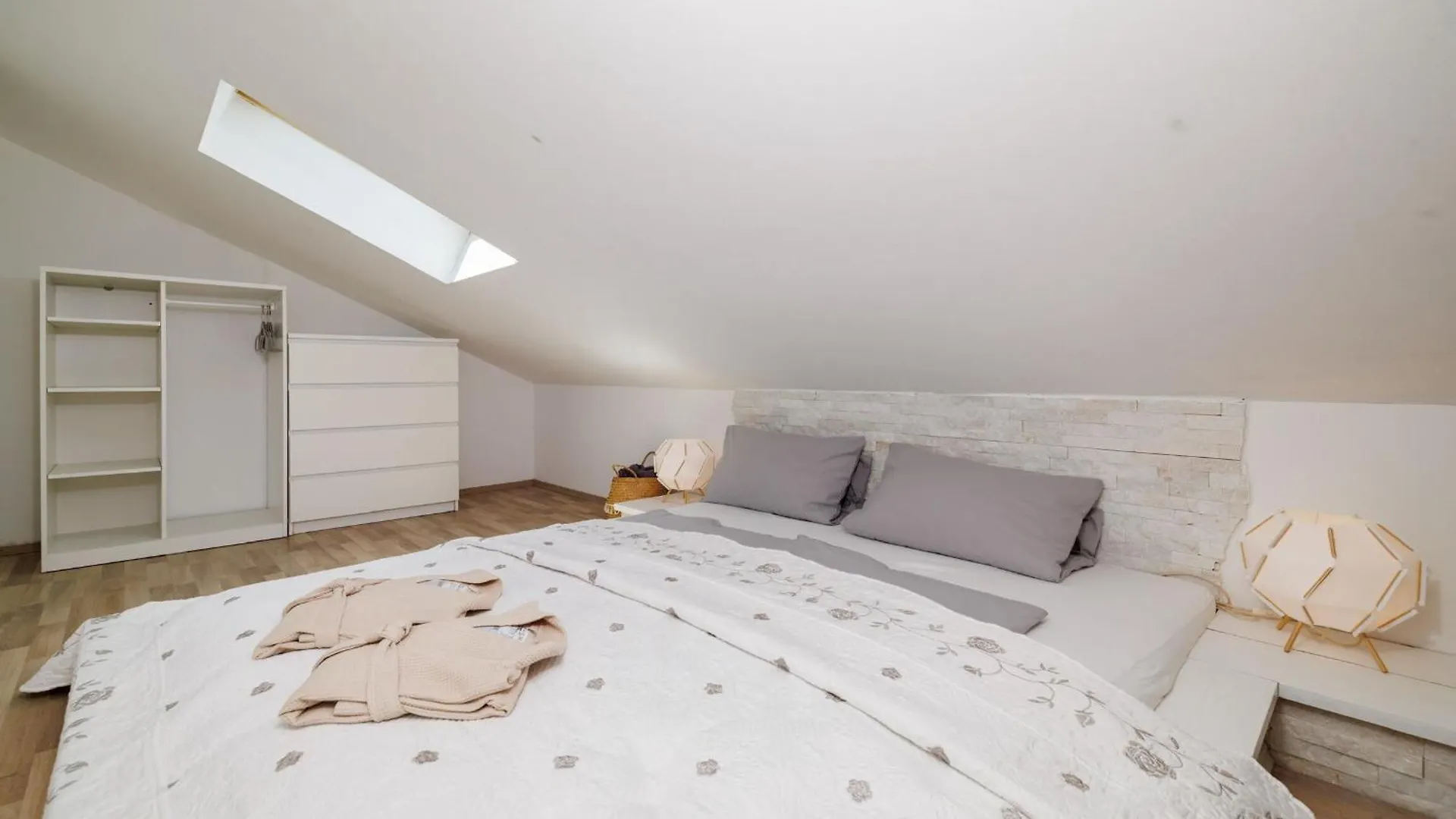 Apartments Jozic Crikvenica 0*,