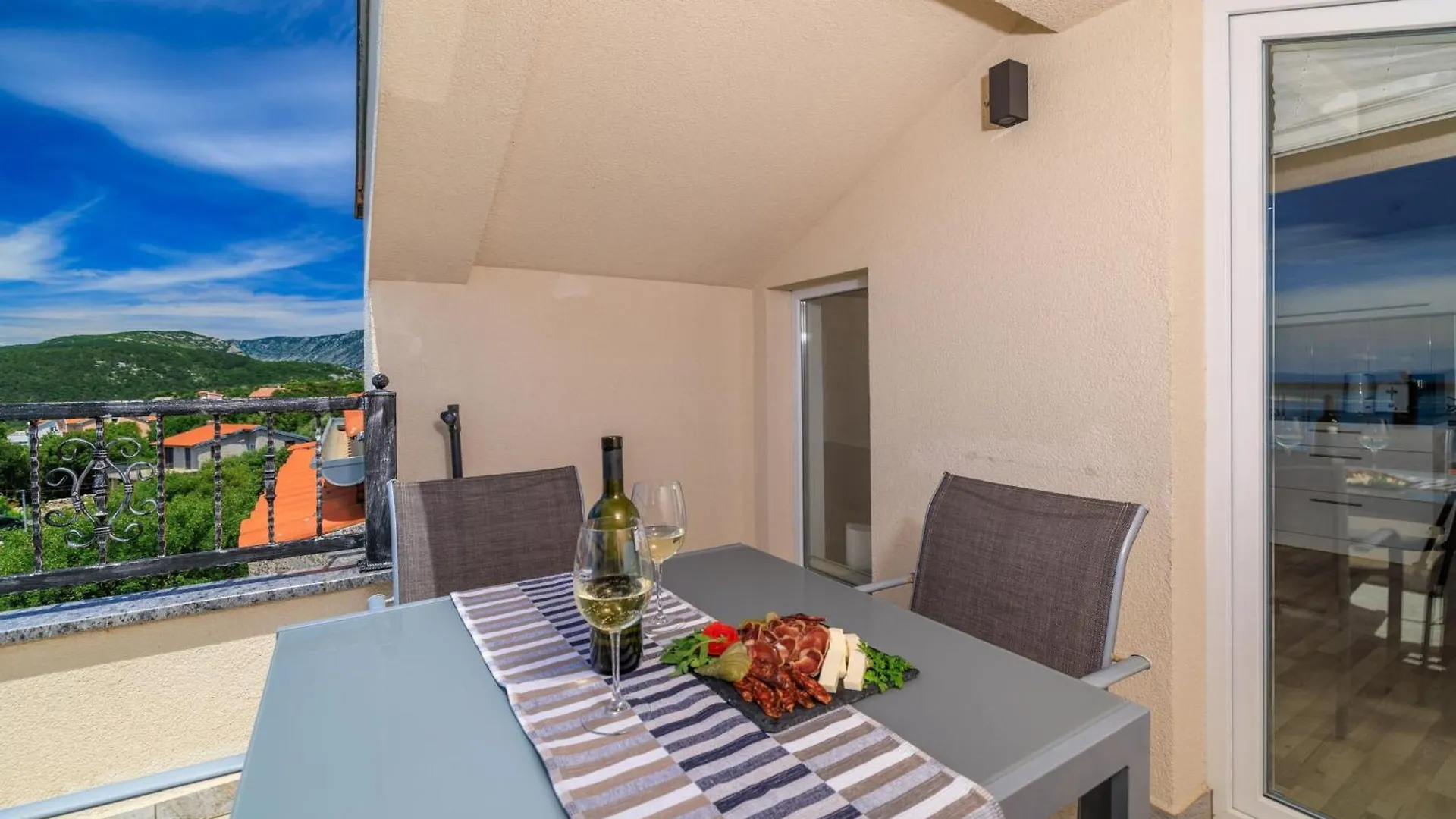 Apartments Jozic Crikvenica 0*,